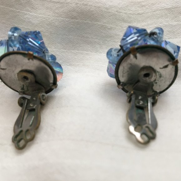 Vintage Blue Clip on Earrings - Picture 4 of 4